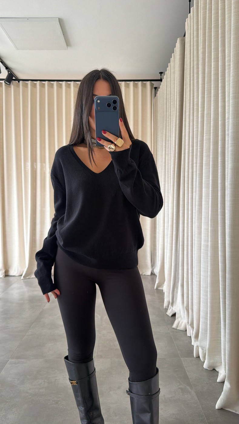Siyah Morris Triko