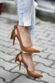 Arkası Püsküllü Stiletto