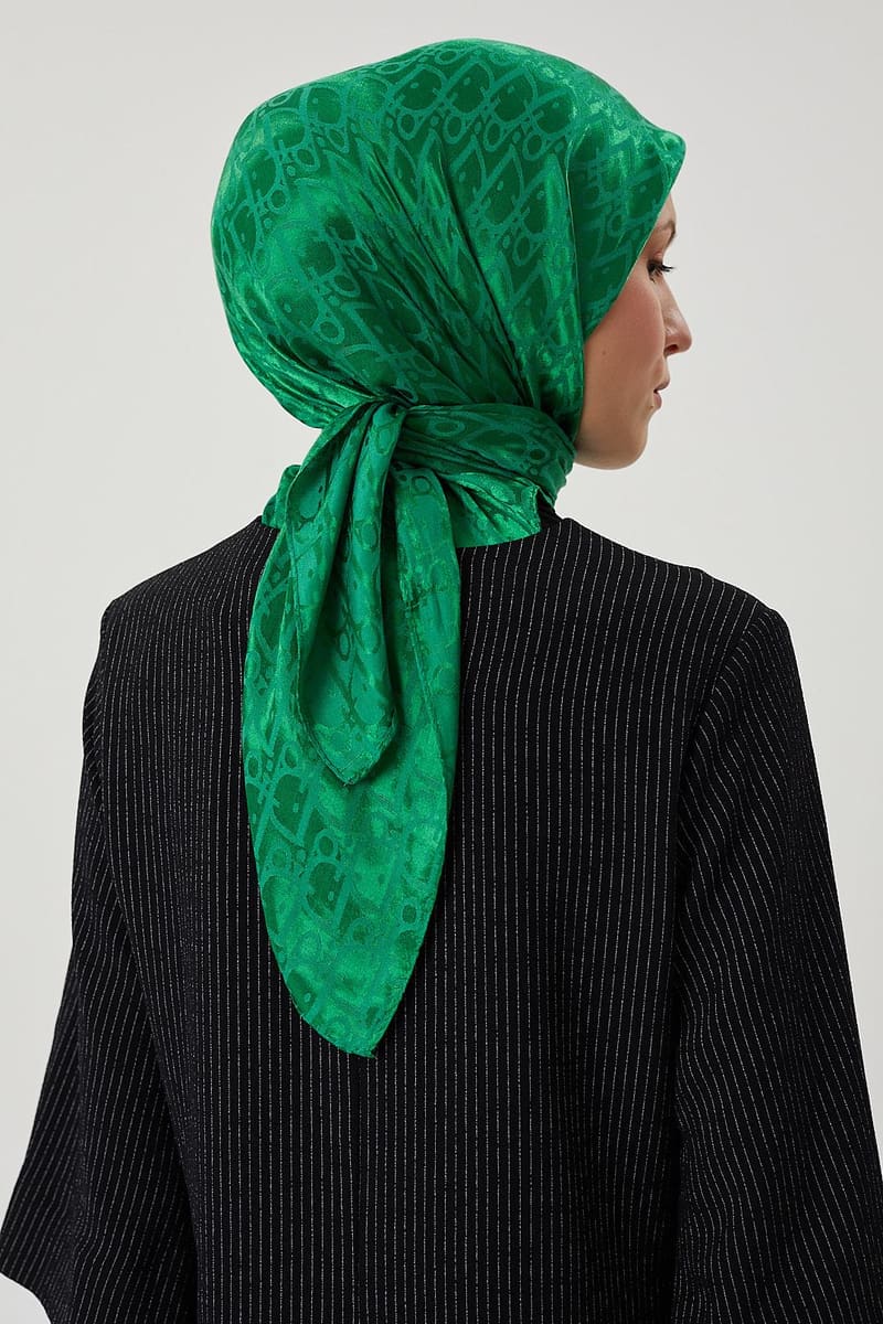 Benetton D Desen Parlak Jakar Eşarp · görsel 5