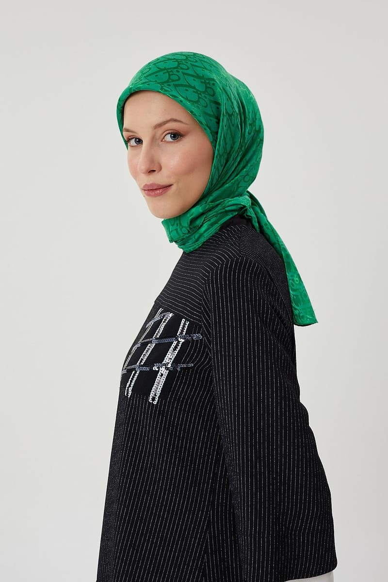 Benetton D Desen Parlak Jakar Eşarp · görsel 4