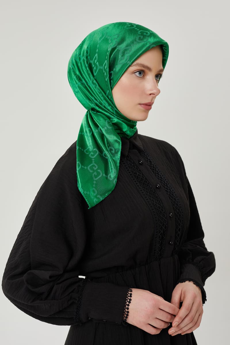 Benetton G Desen Parlak Jakar Eşarp · görsel 4