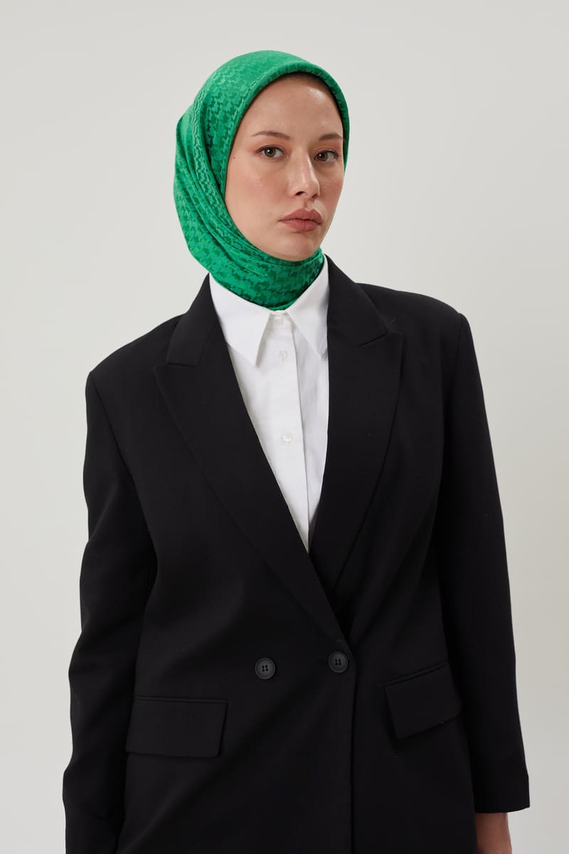 Benetton Kazayağı Desen Parlak Jakar Eşarp · görsel 2