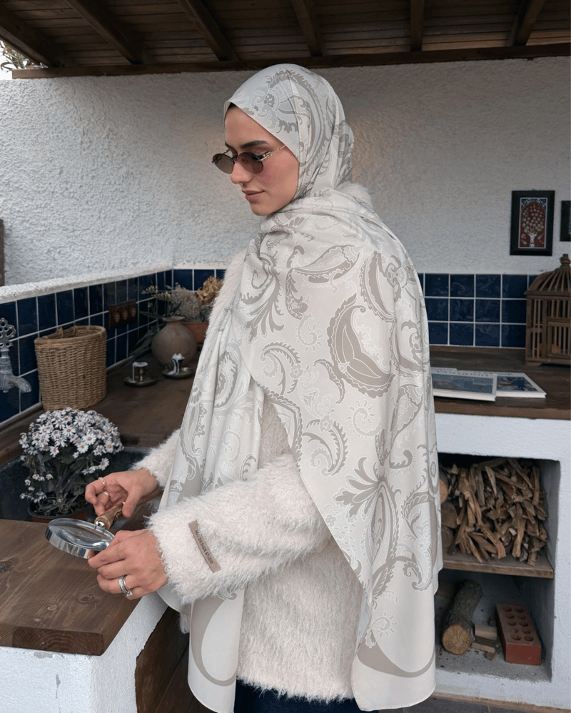 Busenur'un Bej Deva Desen Pamuk Vual Şal Tercihi · görsel 5