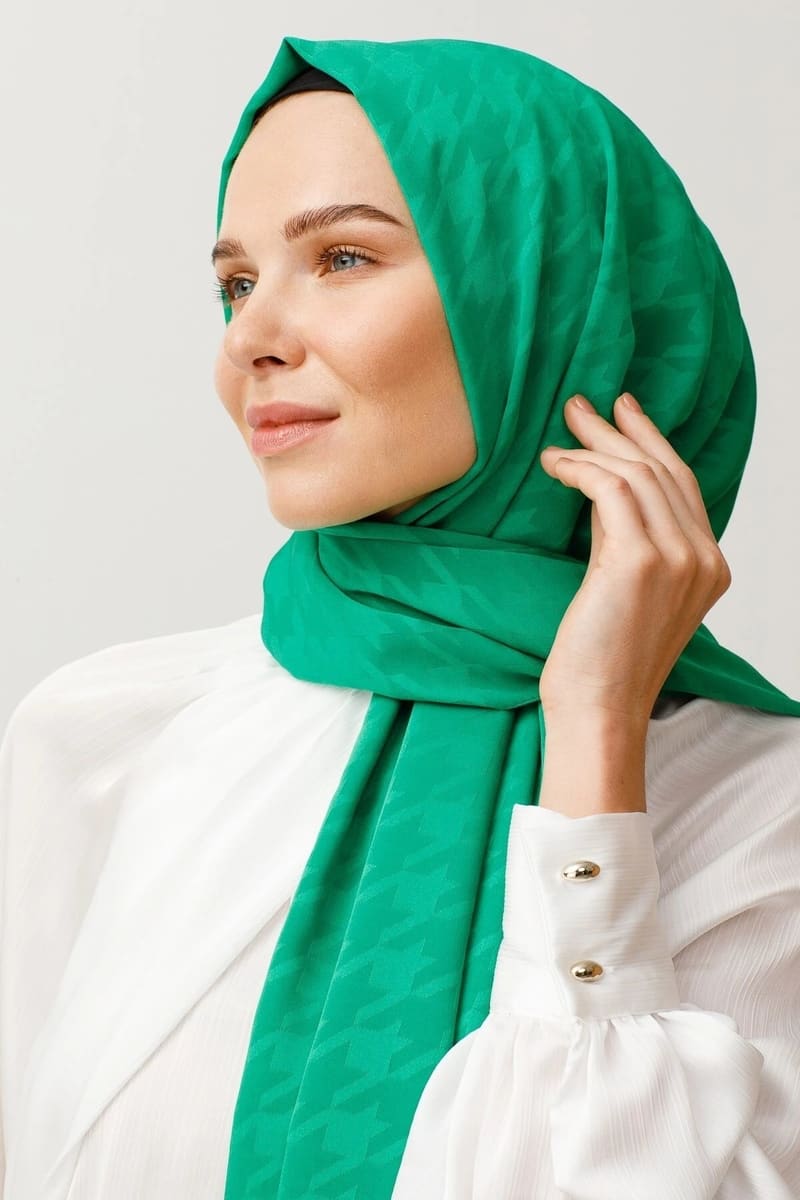 Benetton Yeşili Kazayağı Desen İpeksi Jakar Şal · görsel 3
