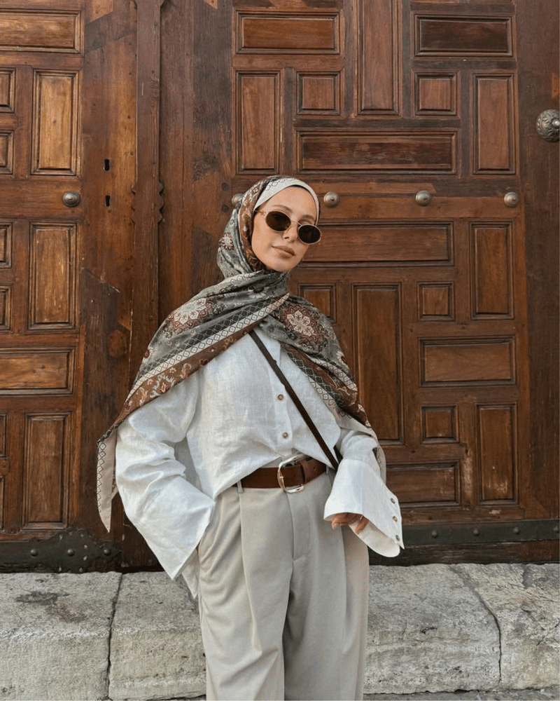 Bihter Koç'un Kum Taşı Silk Nomads Vual İpek Şal Tercihi · görsel 2