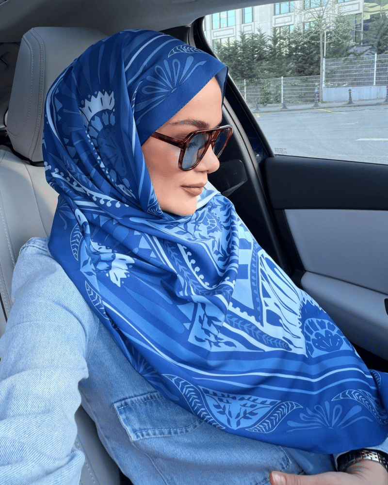 Rümeysa'nın Mavi Zümra Desen Pamuk Vual Şal Tercihi · görsel 3