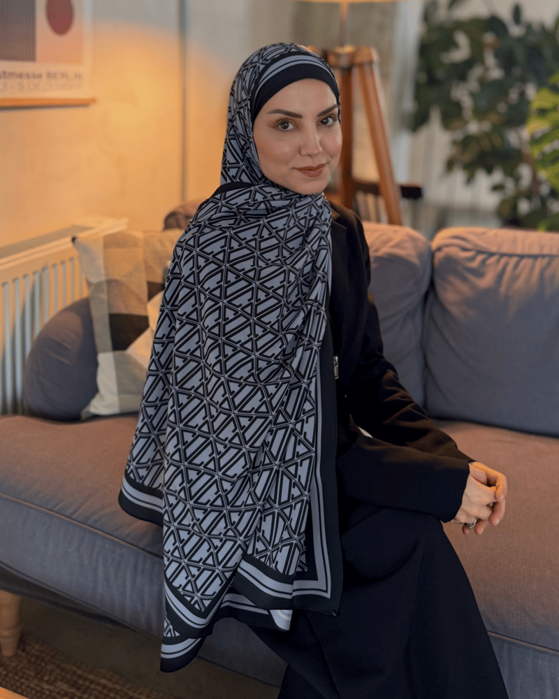 Siyah Signature Vual İpek Şal · görsel 2
