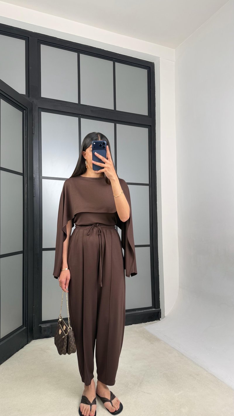 Acı Kahve Pelerin Detaylı Bluz Beli Lastikli Pantolon İkili Tasarım Modal Takım GAUS-01499