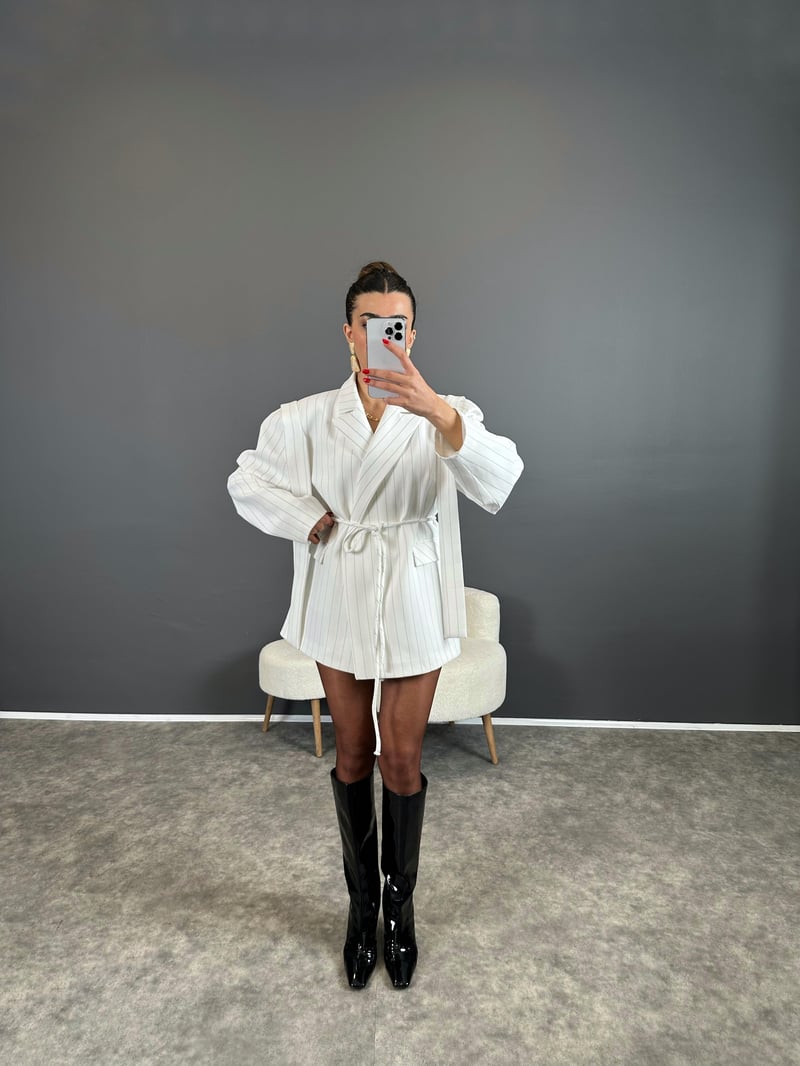Anis Premium Beyaz Çizgili Bağlamalı Astarlı Blazer Ceket