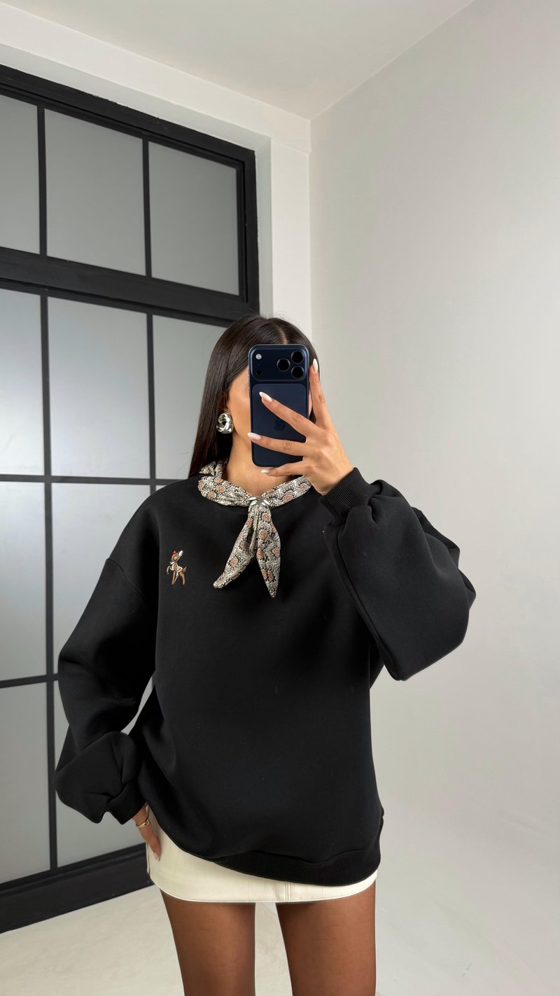 Siyah Yaka Fular Detaylı Şardonlu Sweatshirt GAUS-00646