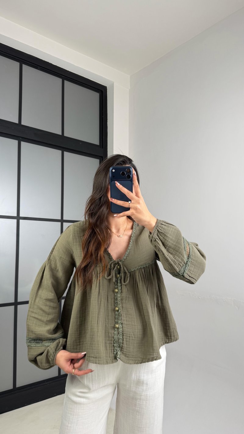 Haki İşlemeli Müslin Bluz GAUS-01151