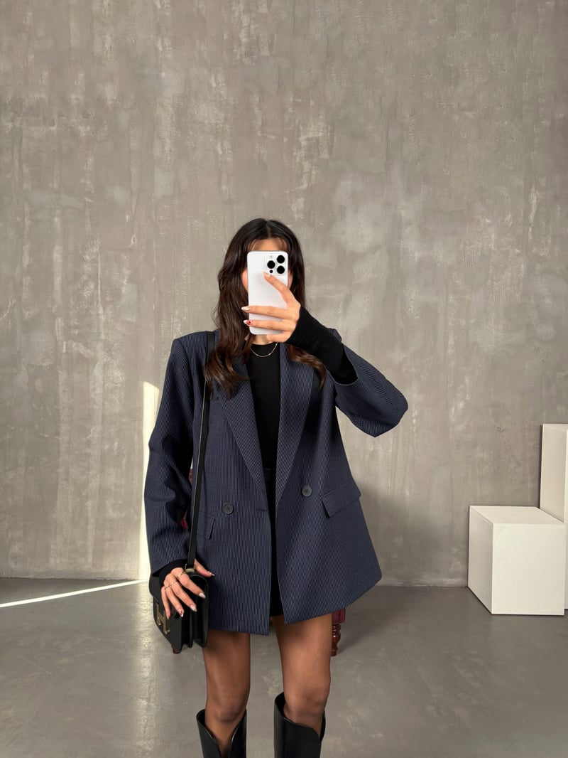 Linda Lacivert Çizgili Astarlı Blazer Ceket