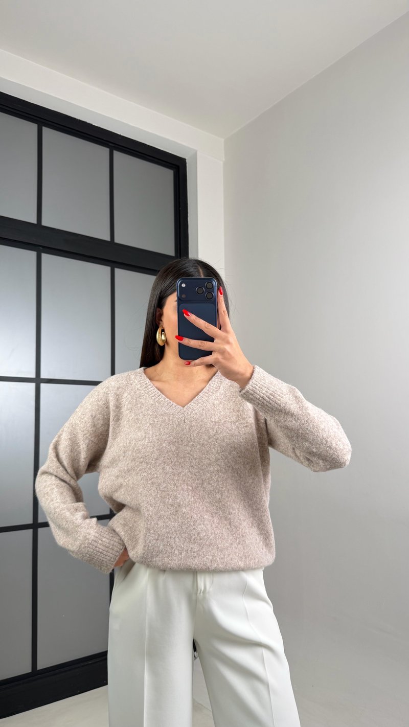 Bej V Yaka Yumuşak Dokulu Triko Kazak GAUS-00968