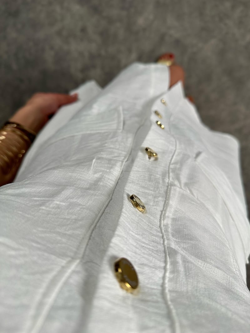Kika Beyaz Astarlı Gold Düğmeli Elbise 