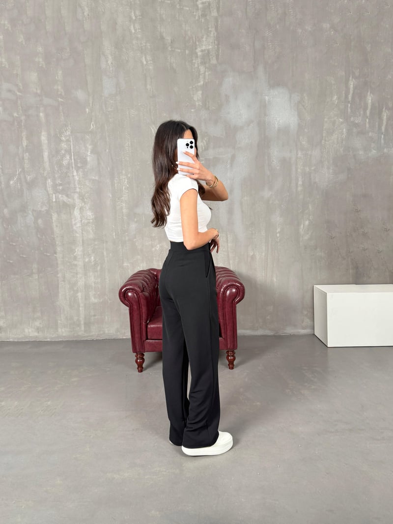 Sasa Siyah Çıtçıt Detaylı Pantolon