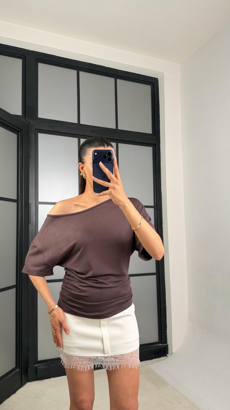 Kahve Yan Drape Detaylı Basic Bluz GAUS-01317