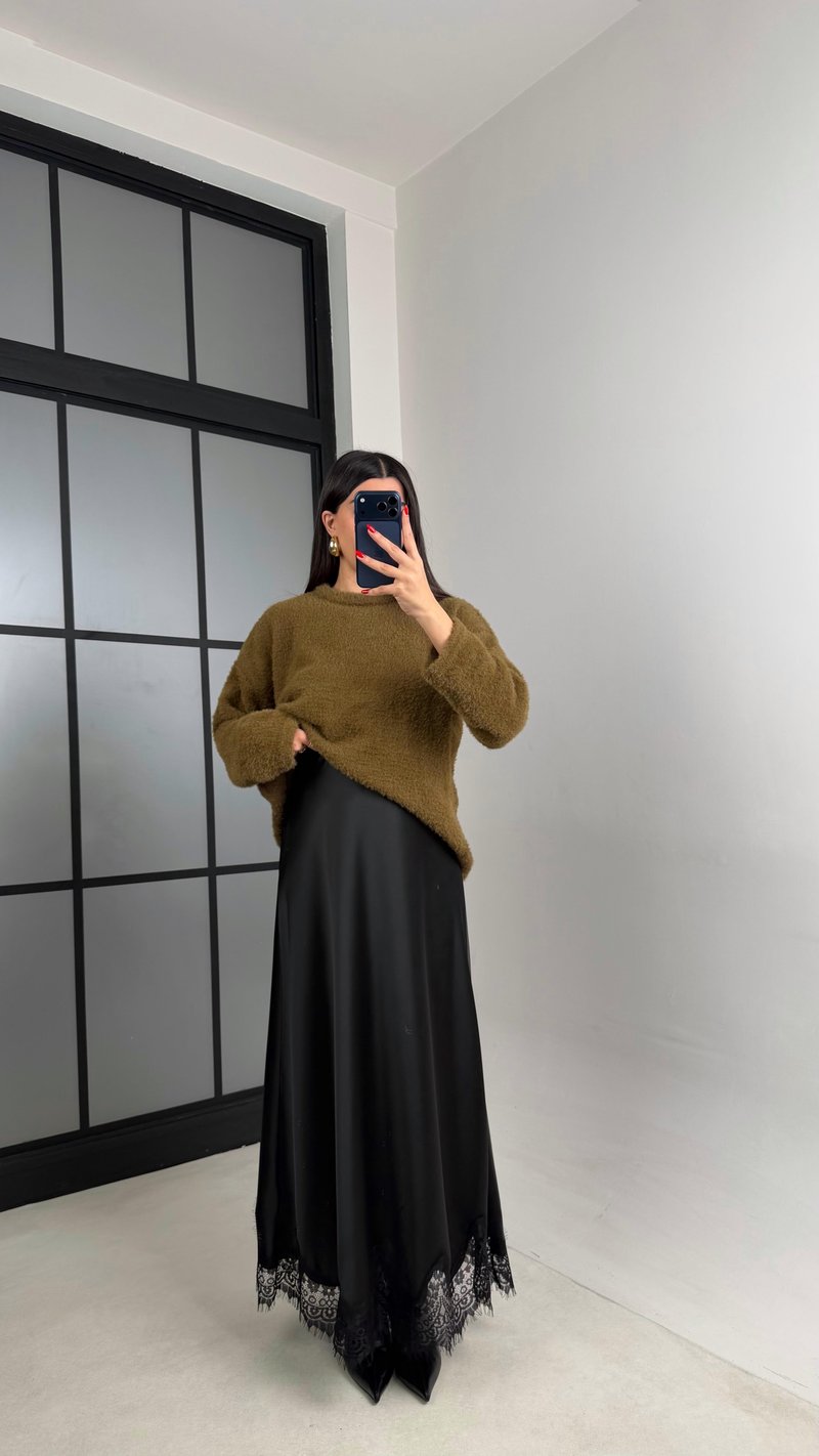 Siyah Dantel Detaylı Saten Etek GAUS-00999