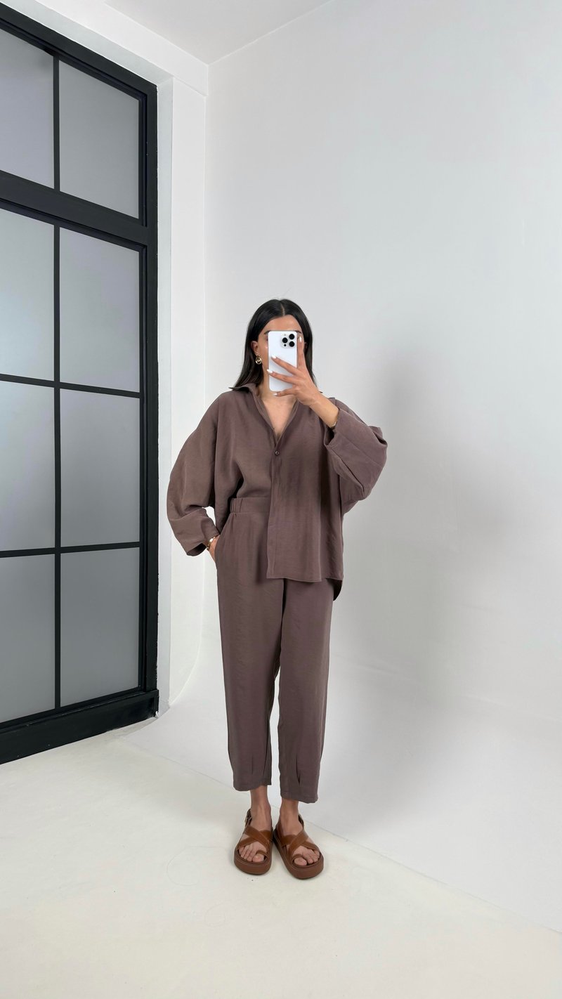 Kahve Önü Düğmeli Gömlek Beli Lastikli Cepli Pantolon MD Muadil Tencel Takım TNCL01 Gaus00390