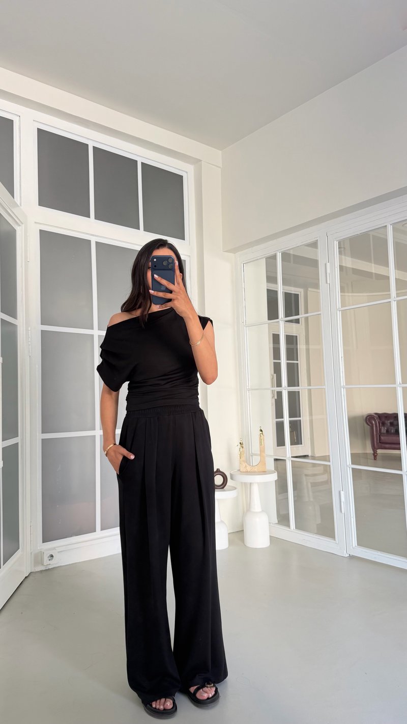 Siyah Kayık Yaka Bluz Beli Lastikli Pantolon İkili Modal Takım GAUS-01718