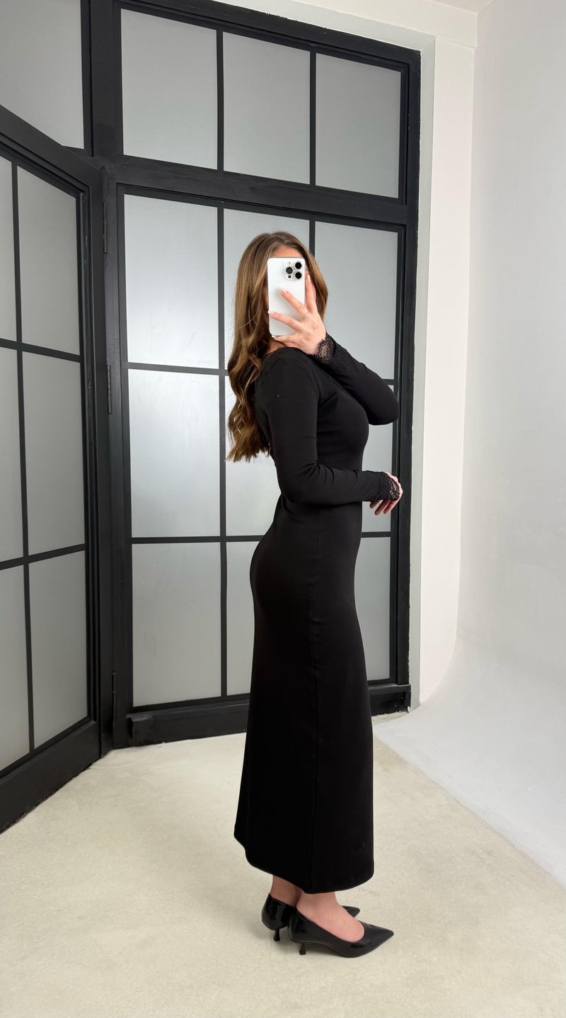 Siyah Dantel Detaylı Likralı Elbise GAUS-01190