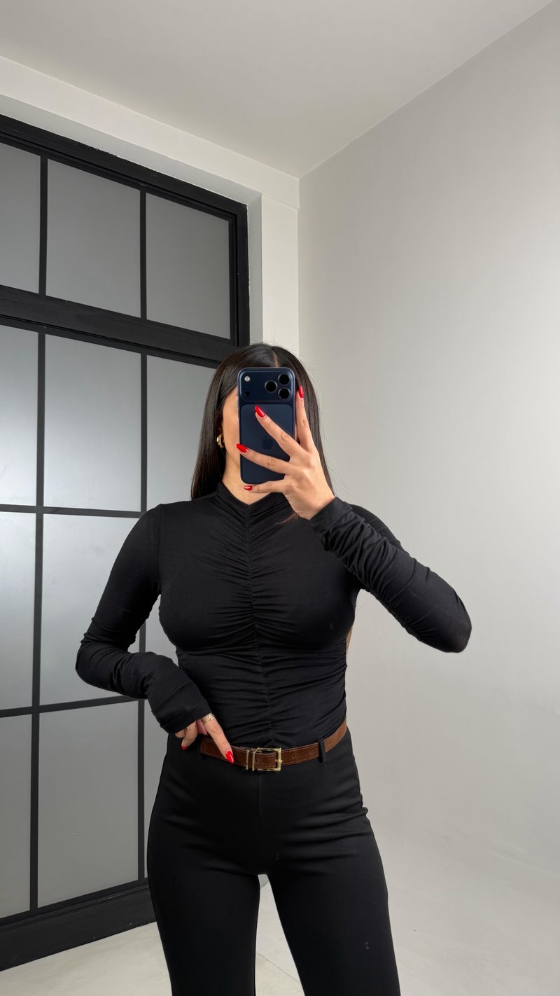 Siyah Drape Detaylı Transparan Bluz GAUS-01005