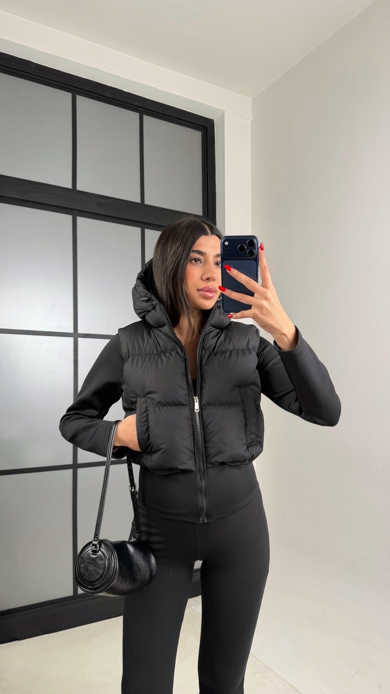 Siyah Kapüşonlu Muadil  Şişme Mont GAUS-01050