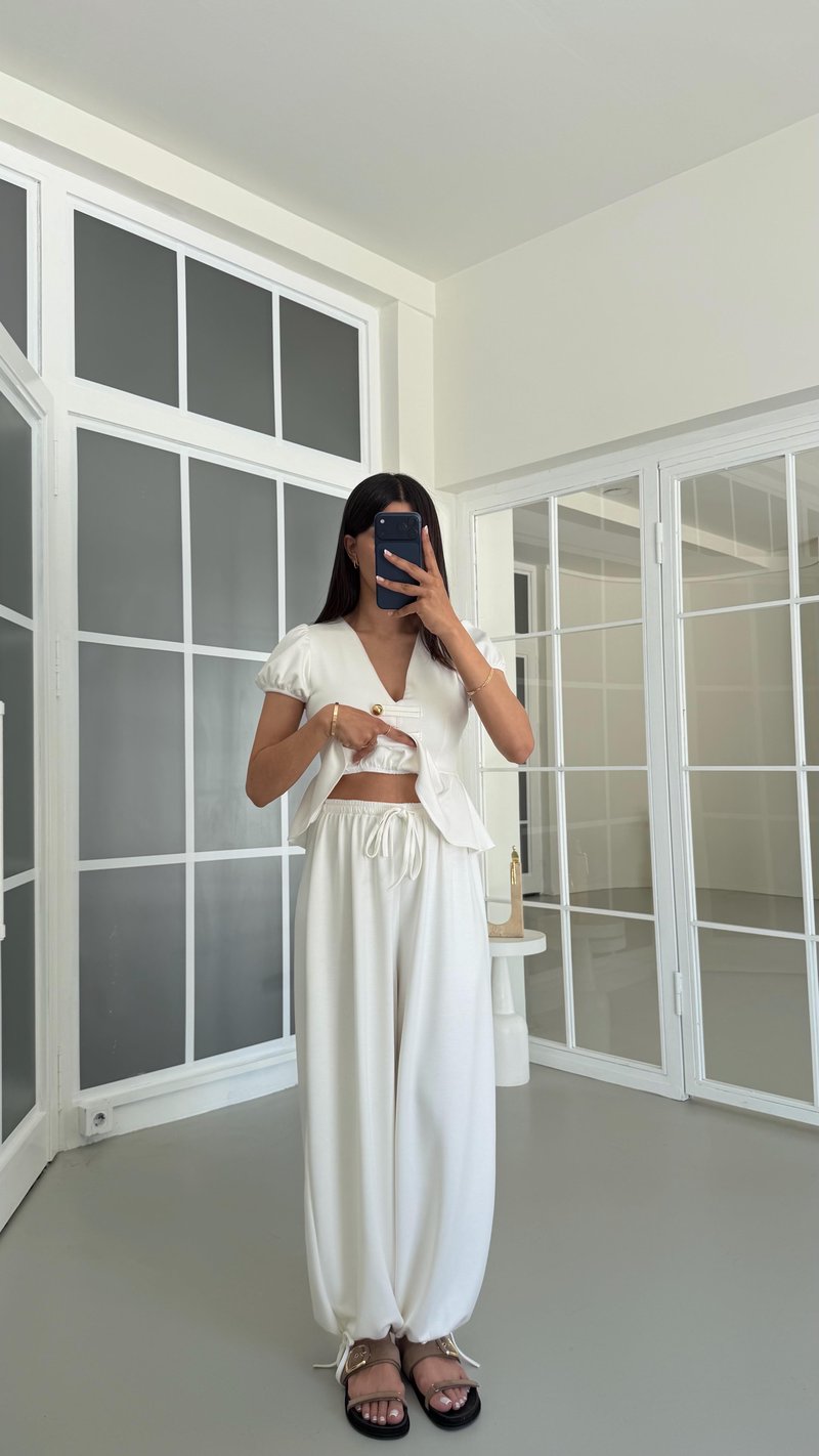 Ekru Gold Düğme Detaylı Peplum Bluz Beli Lastikli Şalvar Pantolon İkili Modal Takım GAUS-01673