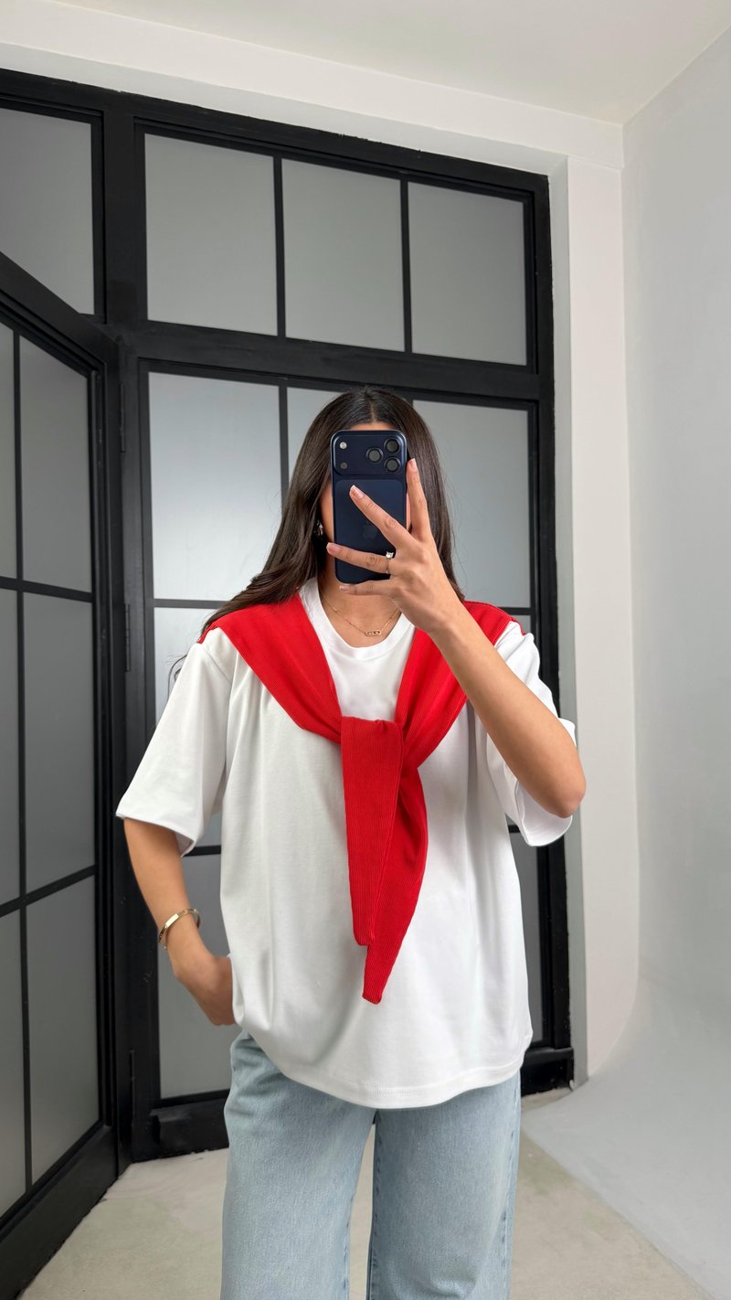 Kırmızı Şal Detaylı Basic Tshirt GAUS-01192