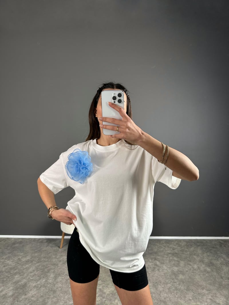 Beyaz Mavi Çiçekli Basic Tshirt 