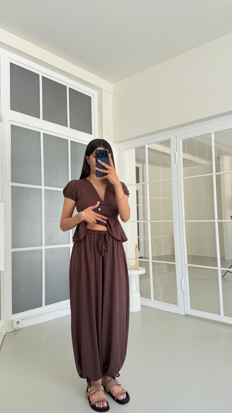 Kahve Gold Düğme Detaylı Peplum Bluz Beli Lastikli Şalvar Pantolon İkili Modal Takım GAUS-01673