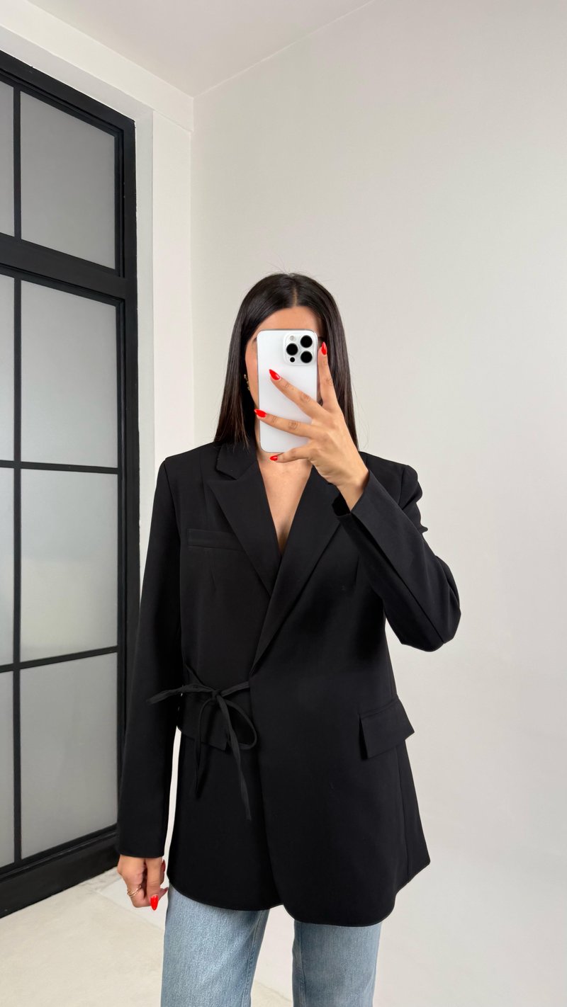 Siyah Astarlı Vatkalı Önden Bağlama Detaylı  Blazer Ceket GAUS-0068