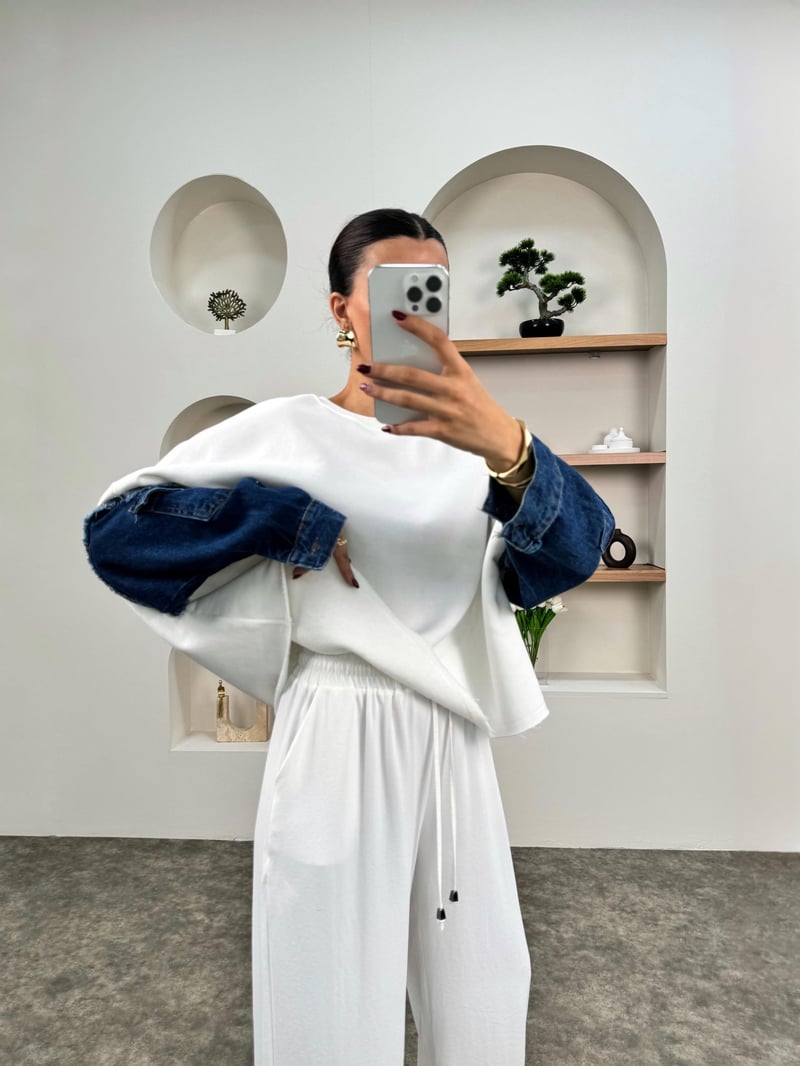 Pera Beyaz Denim Kol Detaylı Sweatshirt