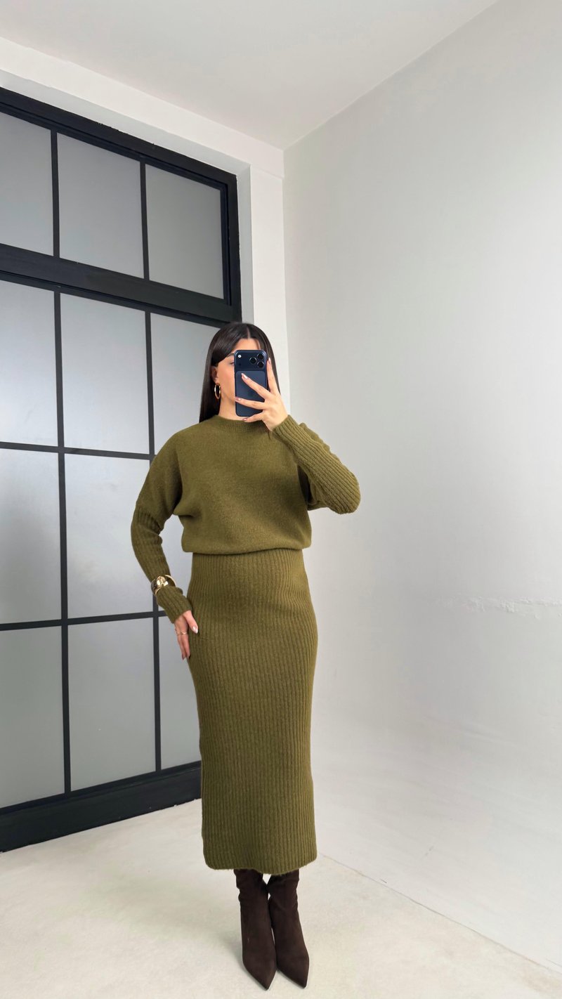 Yeşil Yumuşak Dokulu Triko Elbise GAUS-01083