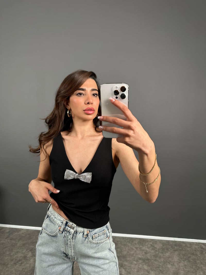Siyah Zr Model Fiyonklu Bluz 