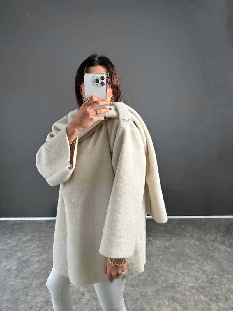 Almina Taş Atkılı Kaban 