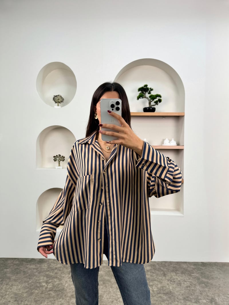 Zeta Bej Lacivert Çizgili Oversize Gömlek