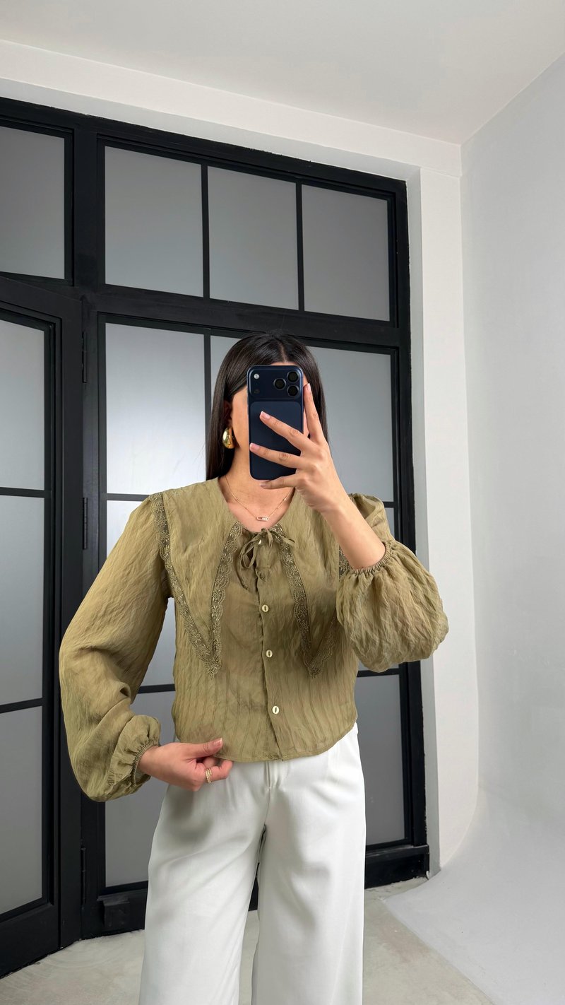 Yeşil Bebe Yaka Önü Bağlamalı Transparan Gömlek GAUS-01241