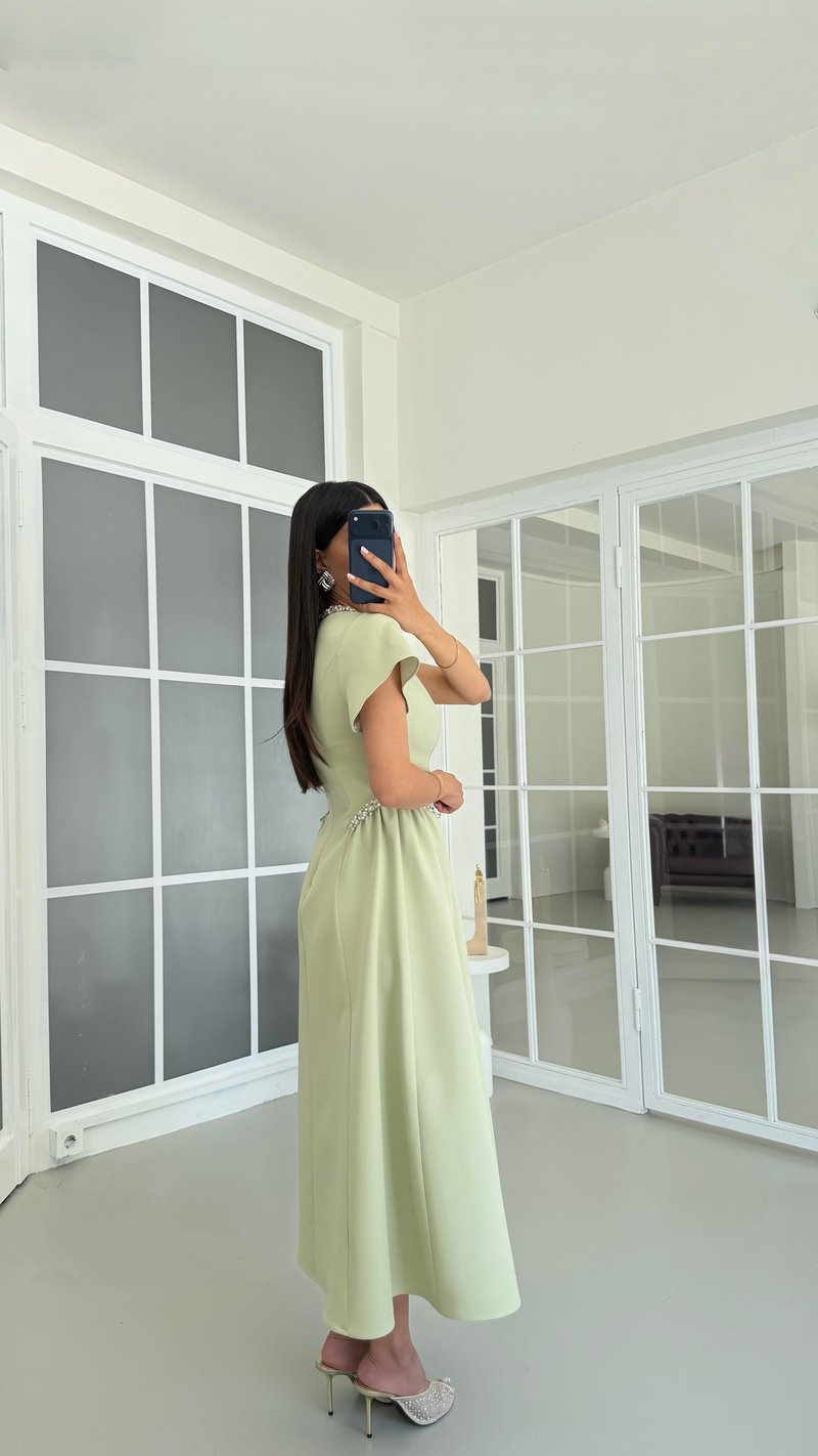 Yeşil Taş Detaylı Midi Elbise GAUS-01683