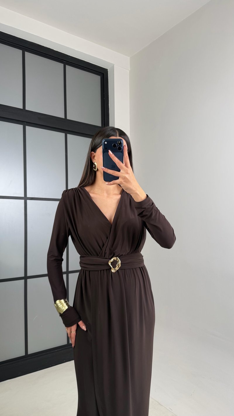 Acı Kahve V Yaka Yırtmaçlı Gold Tokalı Sandy Kumaş Elbise GAUS-00876