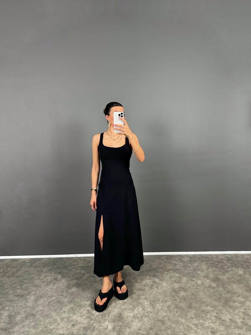 Uxor Siyah Askılı Yırtmaçlı Uzun ZR Model Keten Elbise