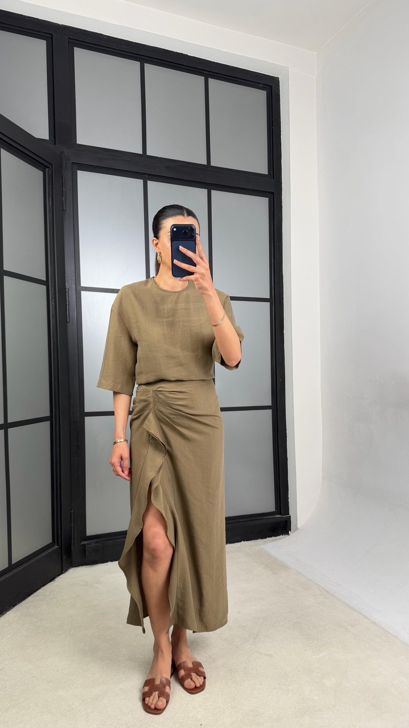 Haki Yırtmaç Detaylı Tencel Elbise GAUS-01405