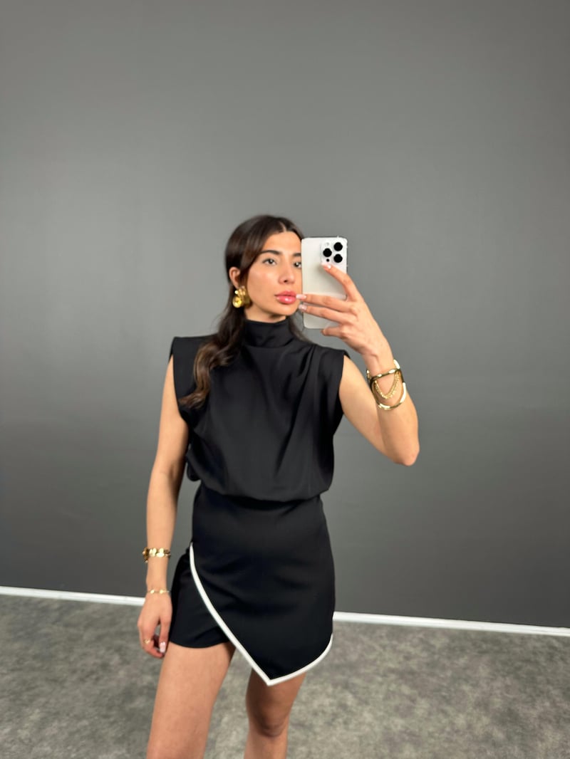 Loni Siyah Zr Model Sırt Dekolteli Tulum