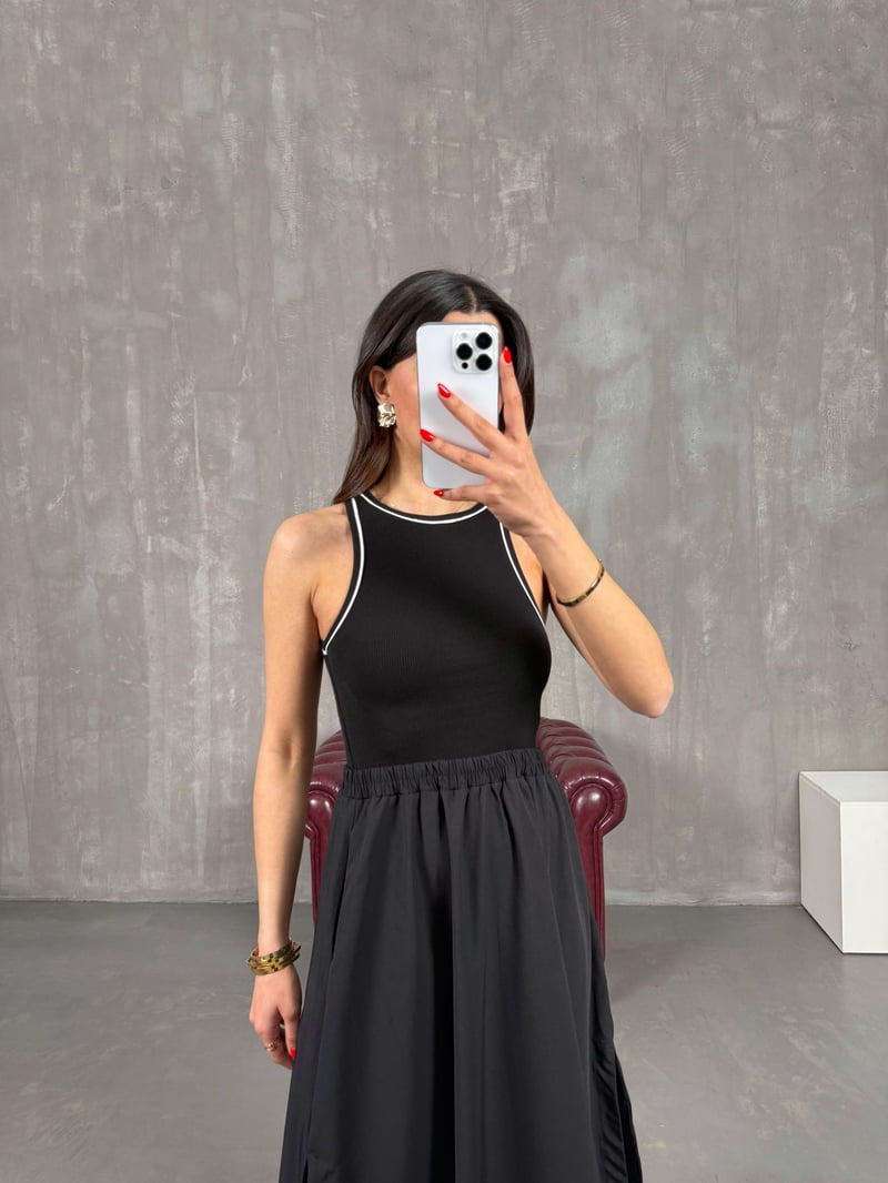 Siyah Poplin Karışımlı Fitilli Sıfır Kol Yırtmaçlı Cepli Elbise Gaus00172