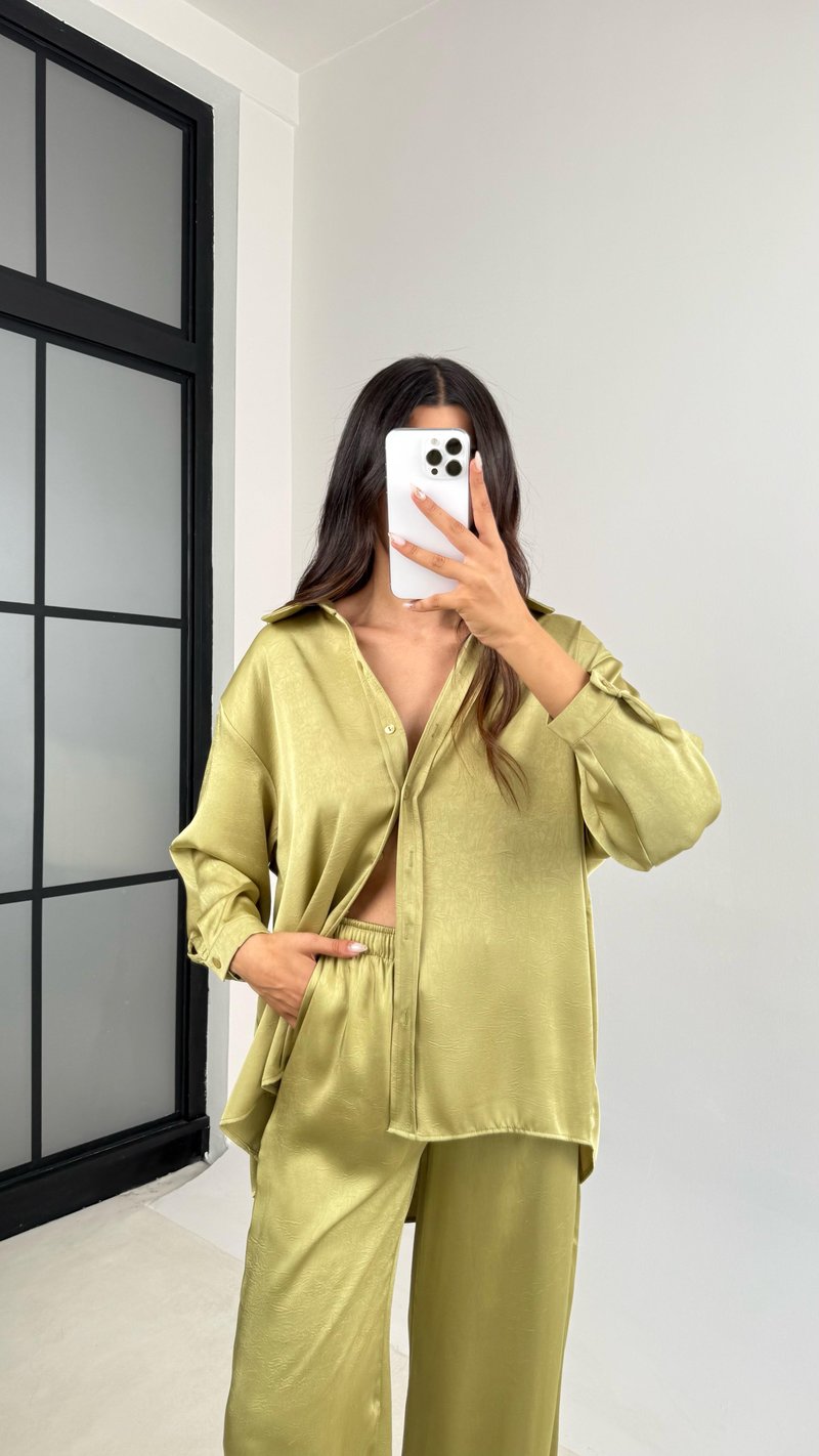 Yağ Yeşili Gömlek Beli Lastikli Pantolon İkili Premium Saten Takım GAUS-0074