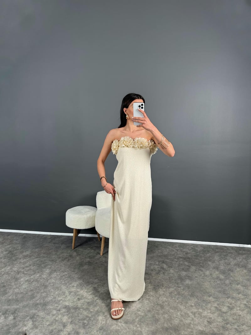 Look Krem Gül Detaylı Straplez Astarlı Elbise 