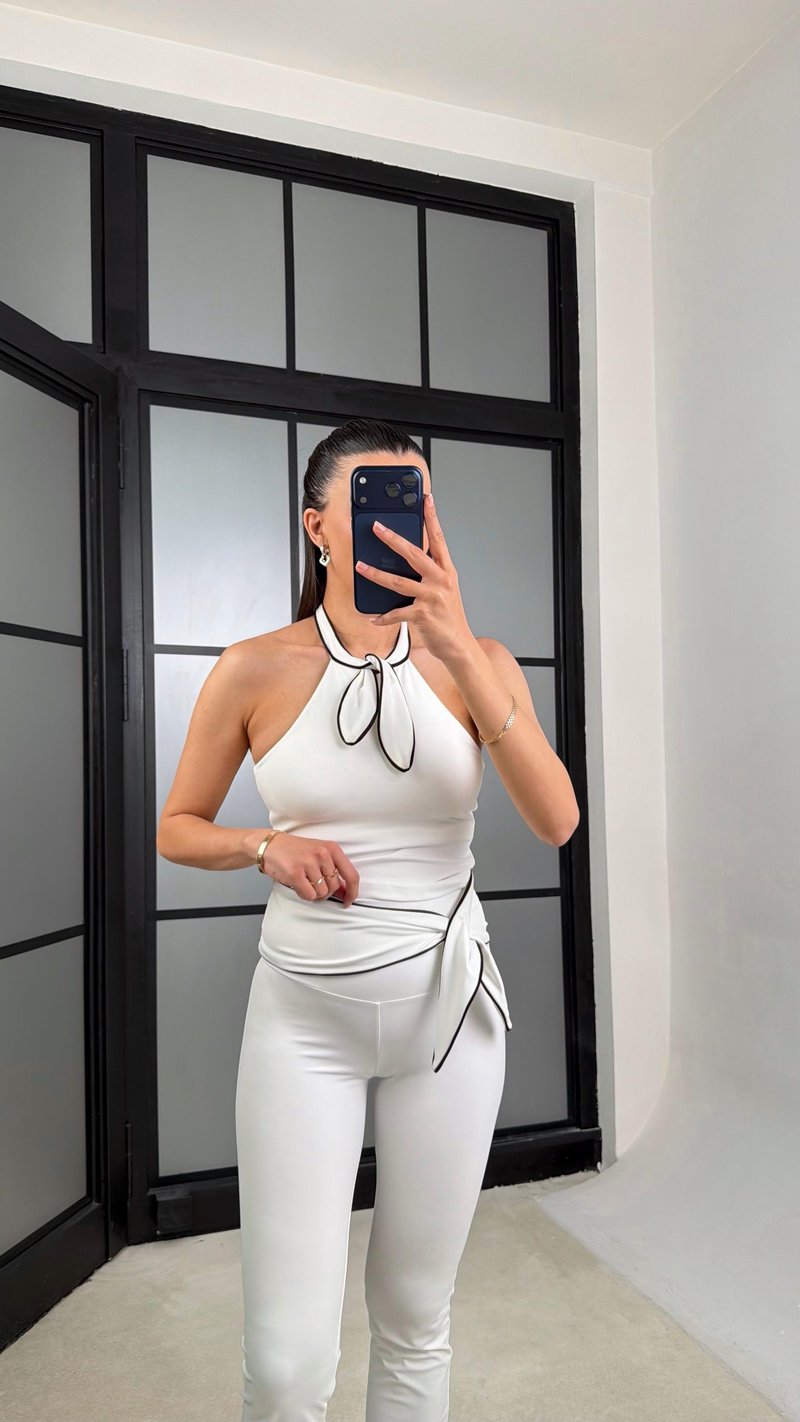 Beyaz OYS Model Fiyonk Detaylı Crop Tayt Takım GAUS-01407