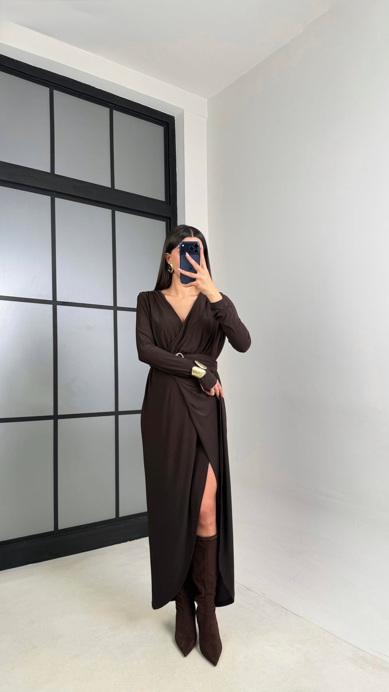 Acı Kahve V Yaka Yırtmaçlı Gold Tokalı Sandy Kumaş Elbise GAUS-00876