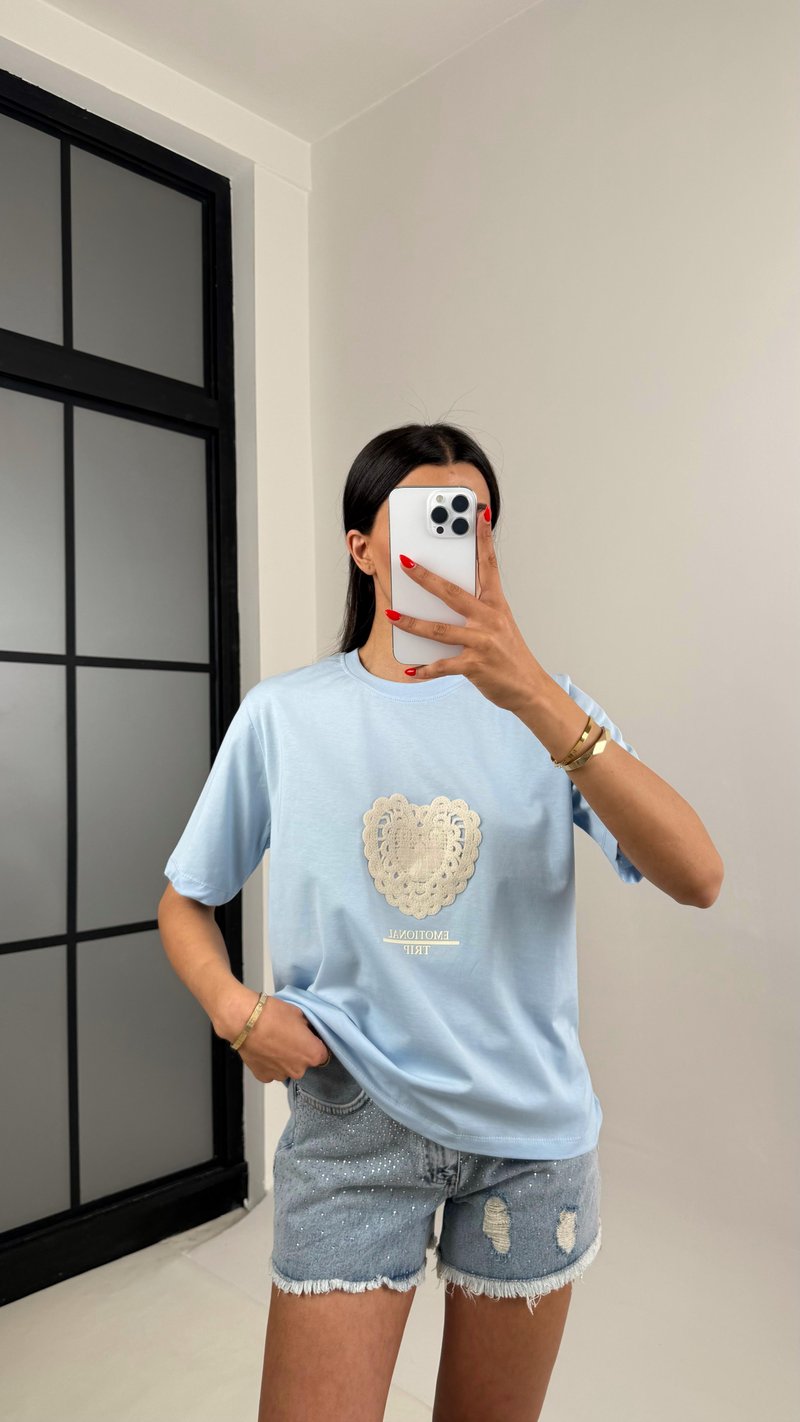 Mavi Kalp Nakışlı Tshirt Gaus00505