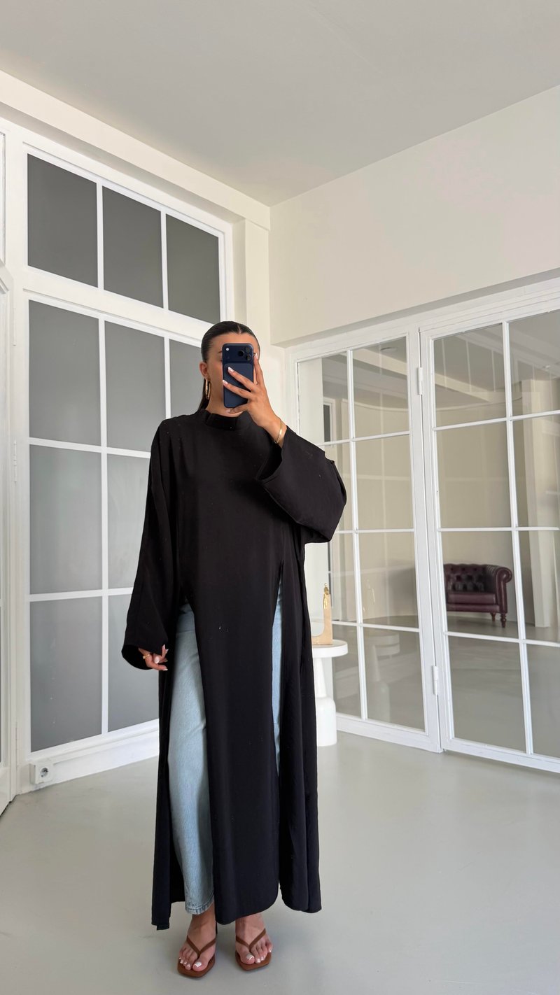 Siyah Dik Yaka Önden Yırtmaçlı Tunik GAUS-01625