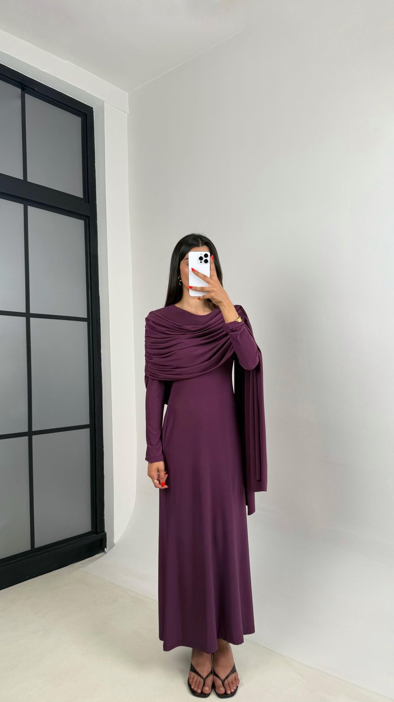 Mürdüm Pelerin Detaylı Sandy Kumaş Tasarım Elbise Gaus00692